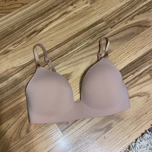 Victoria secret t-shirt lightly lined wireless bra